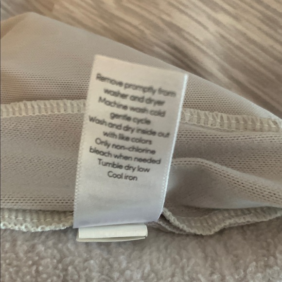 EUC Athleta  Light Gray Hooded Sweatshirt XS Women’s - Picture 14 of 14